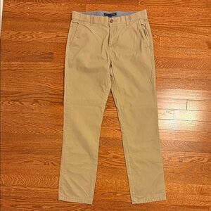 Tommy Hilfiger Men's Khaki Chino Pants